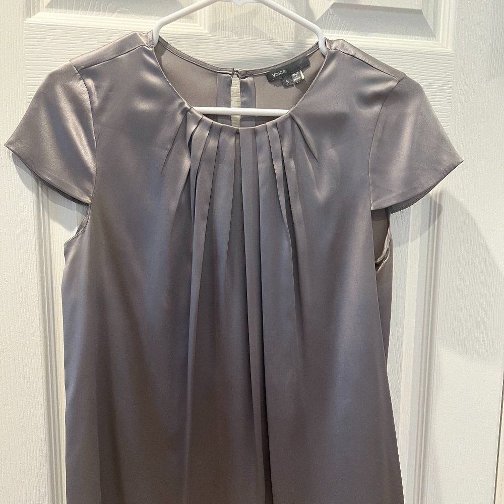 Vince Short sleeved grey silk blouse